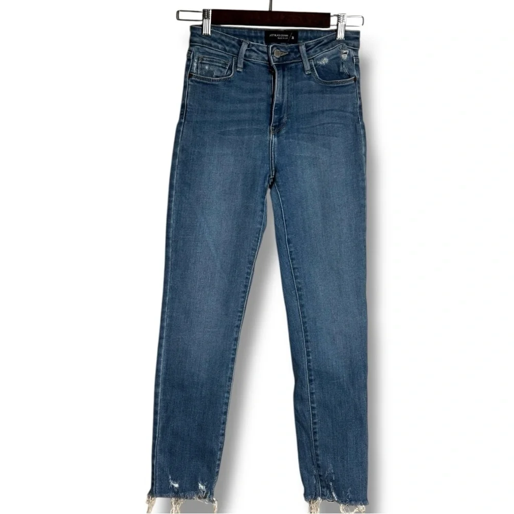 Just Black Women's Straight Leg Distressed Medium Light Blue Classic Denim Jeans - Picture 6 of 13